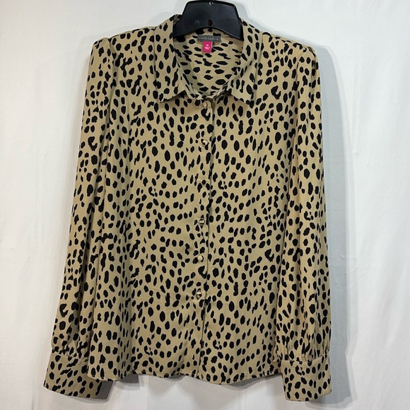🍋 Vince Camuto animal print crêpe, long sleeve, pleated shoulder blouse: - Picture 2 of 6